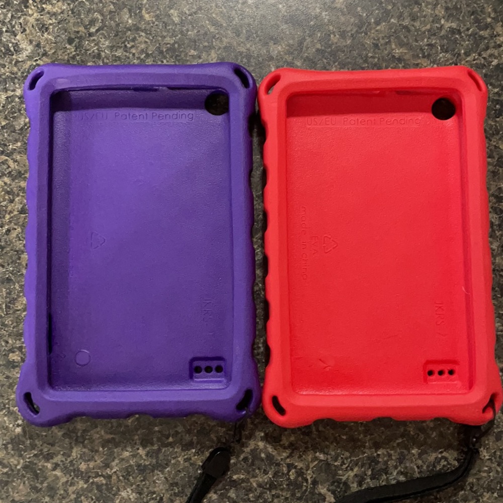 Amazon Fire 7 Tablet + case - Picture 5 of 6